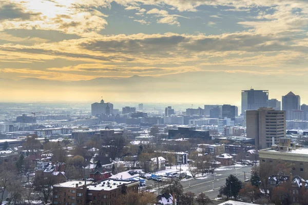 Vista sul tramonto di Salt Lake City, Utah in inverno — Foto Stock