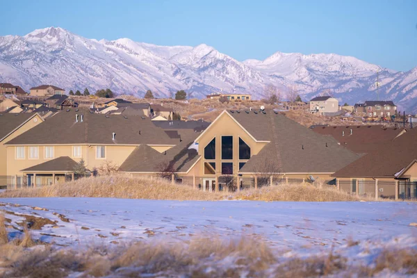 Novas casas americanas construídas no inverno Vale do Utah — Fotografia de Stock