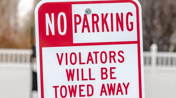 パノラマフレーム｜No Parking sign with Tow Away警告 — ストック写真