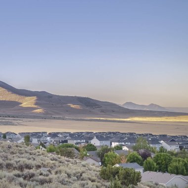 Utah Vadisi ve Utah Gölü 'nün köşesi gün doğumunda.