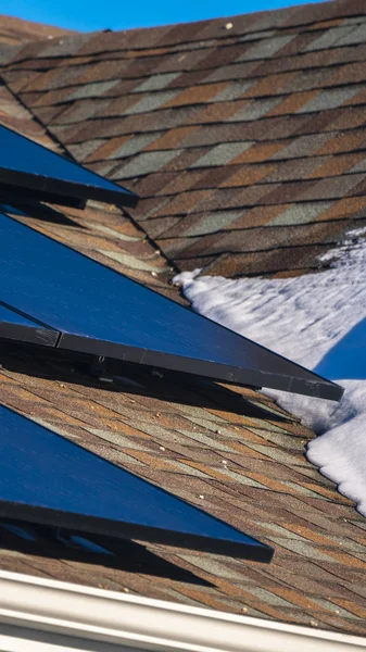 Moldura vertical Close up detalhe de painéis solares fotovoltaicos — Fotografia de Stock