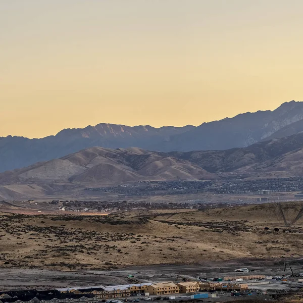 Quadratischer Rahmen malerischer Sonnenaufgang über dem utah-Tal und den Bergen — Stockfoto