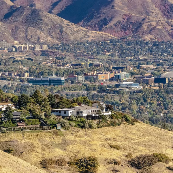 Čtvercový rám Letecký pohled na údolí Utah a Salt Lake City — Stock fotografie
