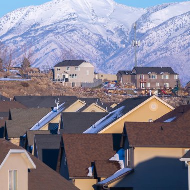 Utah Vadisi Usa 'daki bir konutun kare çatıları.