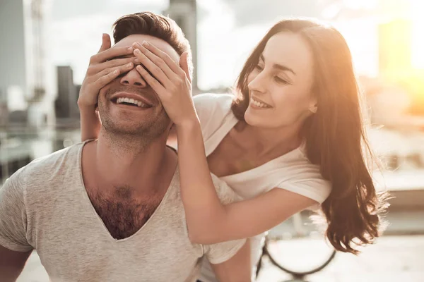 Love couple on street — Stock Photo, Image