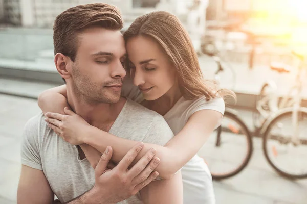 Pareja está descansando — Foto de Stock