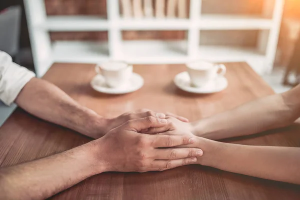 Pareja enamorada en la cafetería — Foto de Stock