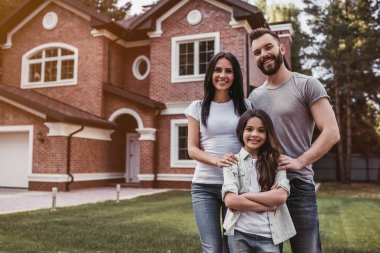 Dışarıda mutlu bir aile