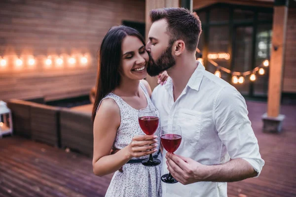 Pareja en movimiento, reubicación — Foto de Stock