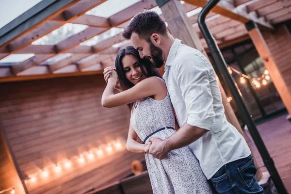 Casal no terraço — Fotografia de Stock