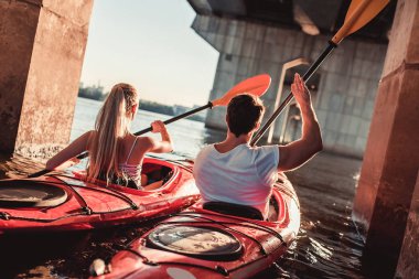 Sunset bulvarında Kayak Çift
