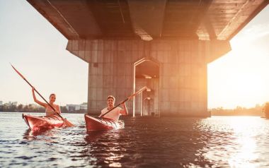 Sunset bulvarında Kayak Çift