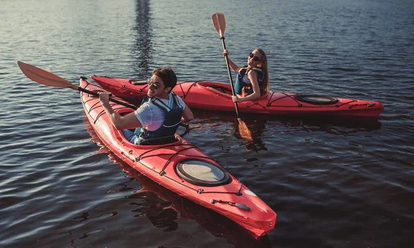 Sunset bulvarında Kayak Çift