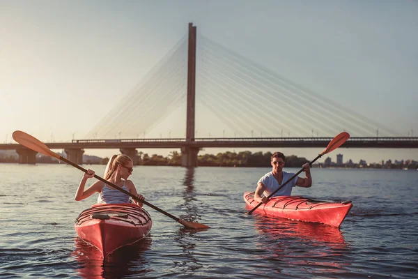 Sunset bulvarında Kayak Çift