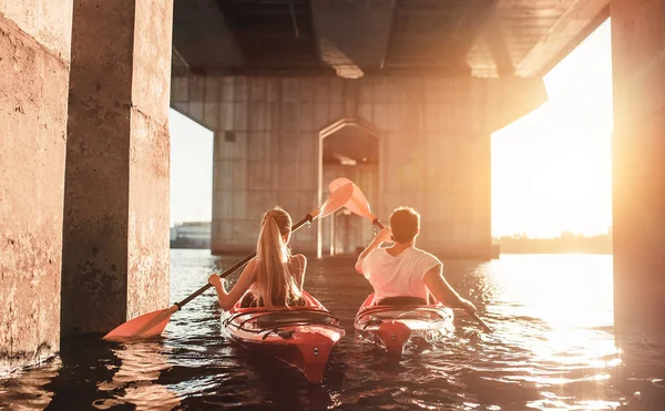 Sunset bulvarında Kayak Çift