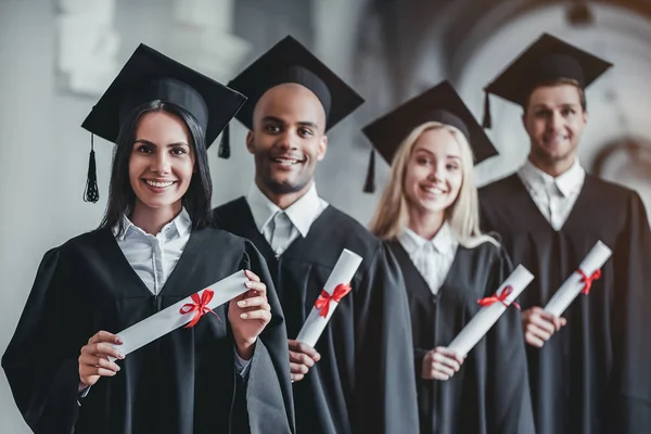 Üniversitesi mezunları