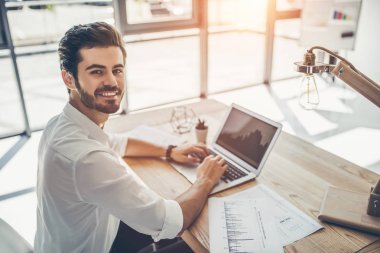 genç işadamı çalışma