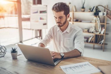 genç işadamı çalışma