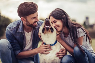 Köpekli çift