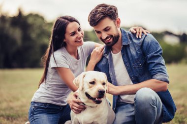 Köpekli çift