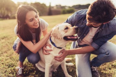 Köpekli çift