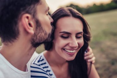 Romantik Çift açık havada