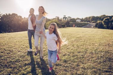 güzel mutlu bir aile