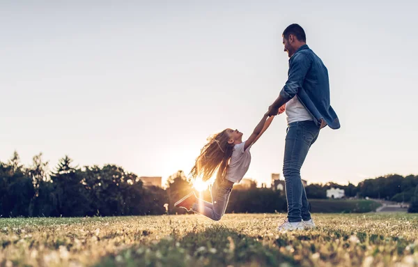 Padre con figlia — Foto Stock