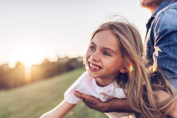 Vader met dochter — Stockfoto