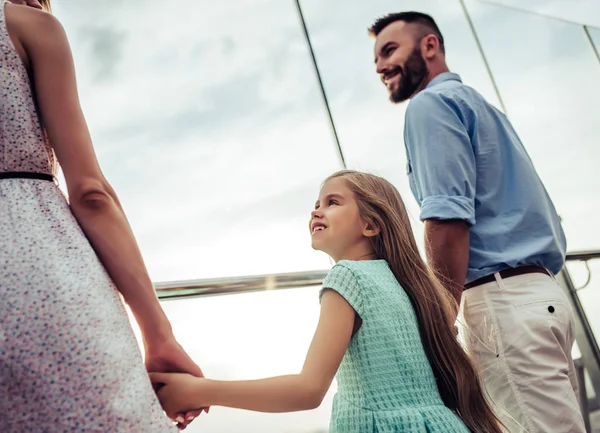 Familjen på terrassen — Stockfoto