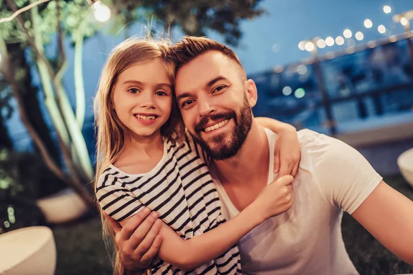 Dad with daughter — Stock Photo, Image