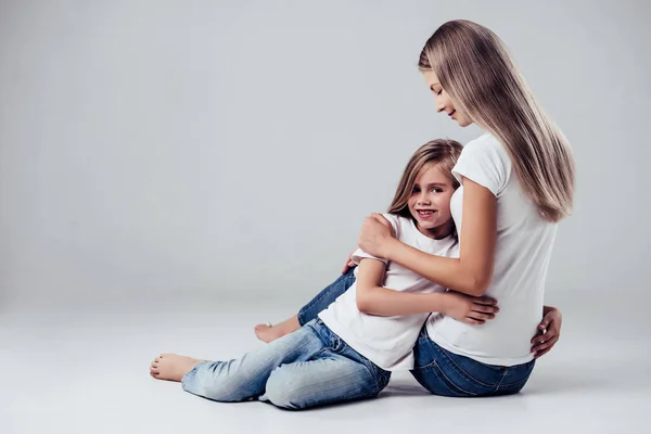 Mutter mit Tochter — Stockfoto