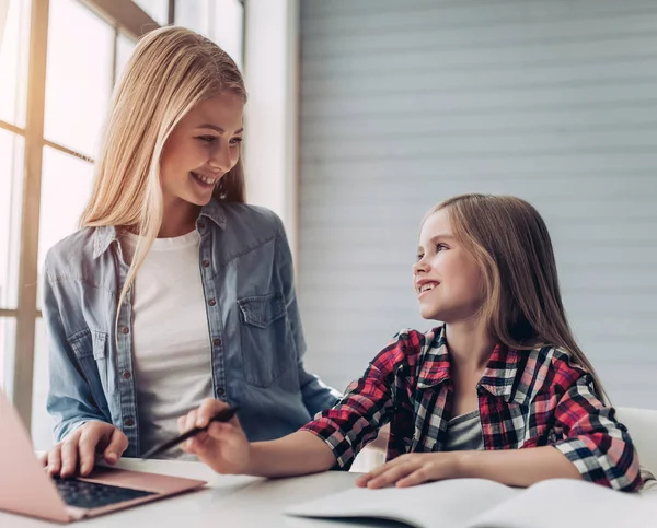 Mother with daughter — Stock Photo, Image