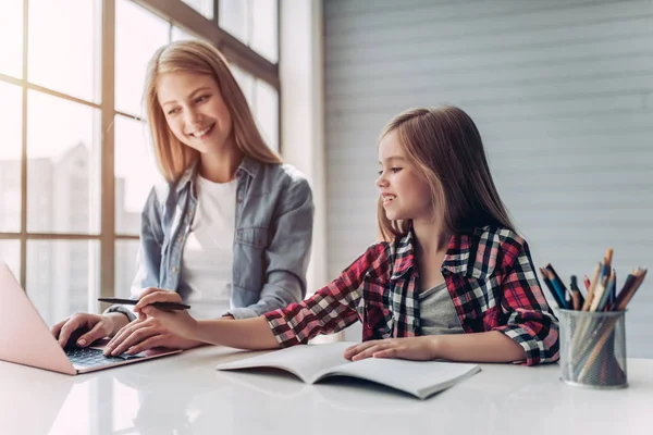 Mother with daughter — Stock Photo, Image