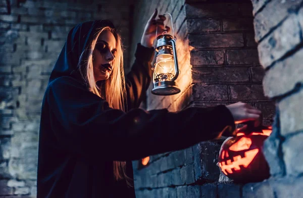 Bruja negra de Halloween — Foto de Stock