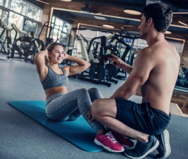 iki spor salonu içinde