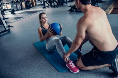 iki spor salonu içinde