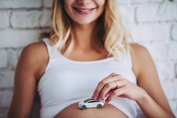 Pregnant in bed — Stock Photo, Image