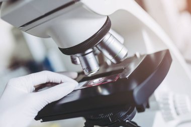 Laboratuvar bilim adamı çalışma