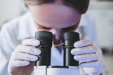 Laboratuvar bilim adamı çalışma