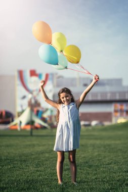 Çocuklar eğleniyor.