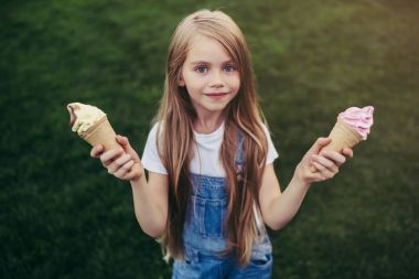 Çocuklar eğleniyor.