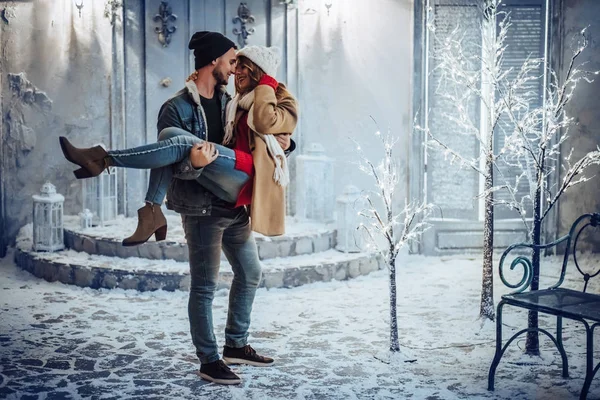 Couple outdoor in winter — Stock Photo, Image