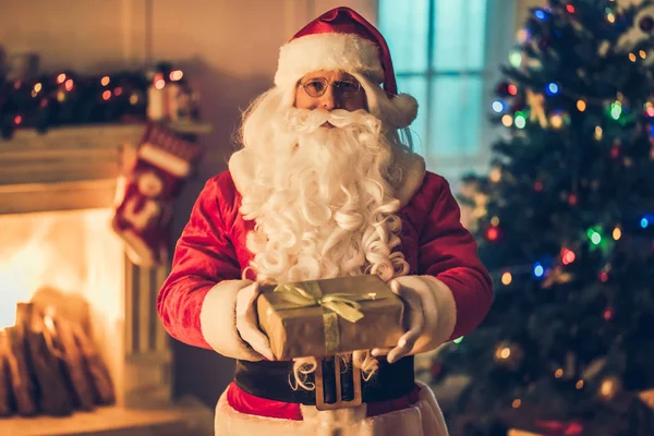 Père Noël dans sa résidence — Photo