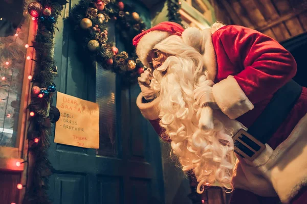 Santa claus na zewnątrz — Zdjęcie stockowe
