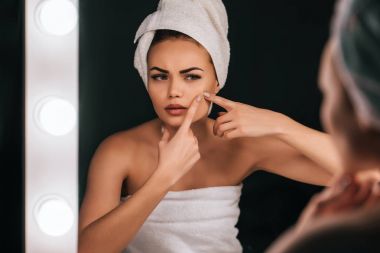 banyoda güzel kadın