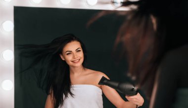 banyoda güzel kadın