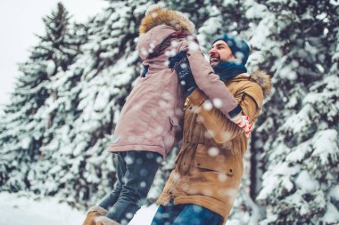 Baba ile kızı Kışın açık