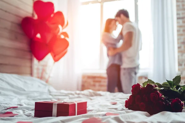 Pareja en el dormitorio —  Fotos de Stock