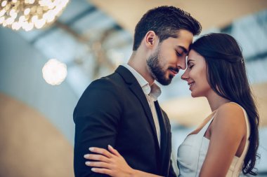 restoranda Romantik Çift